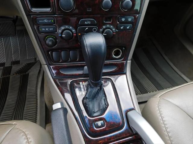2004 Volvo XC70 XC70