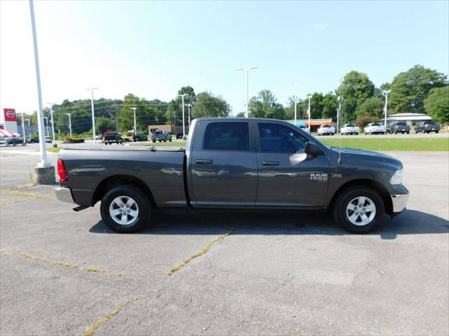 2019 Ram 1500 Classic SLT Crew Cab 4x2 6'4" Box