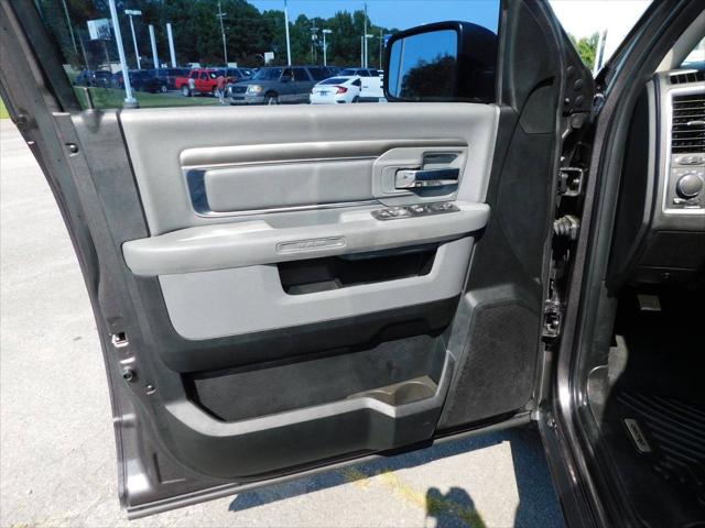 2019 Ram 1500 Classic SLT Crew Cab 4x2 6'4" Box