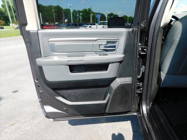 2019 Ram 1500 Classic SLT Crew Cab 4x2 6'4" Box