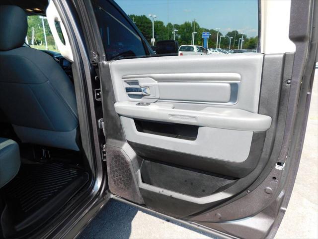 2019 Ram 1500 Classic SLT Crew Cab 4x2 6'4" Box