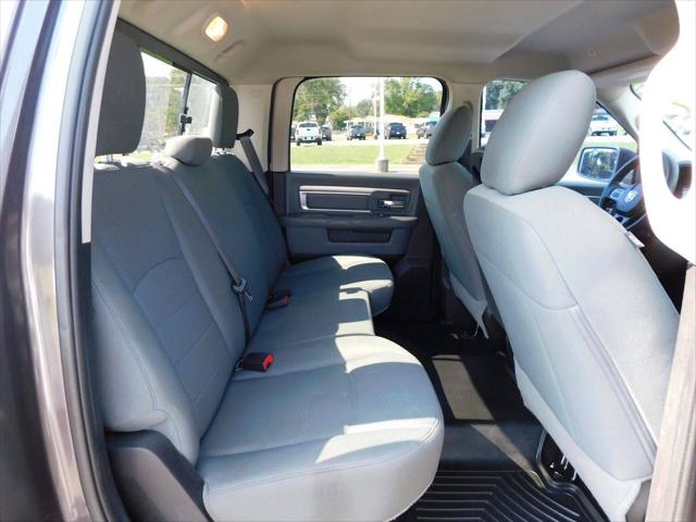 2019 Ram 1500 Classic SLT Crew Cab 4x2 6'4" Box