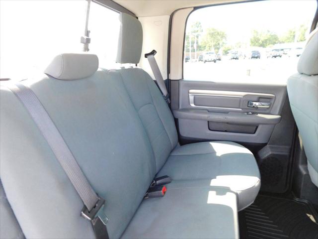 2019 Ram 1500 Classic SLT Crew Cab 4x2 6'4" Box