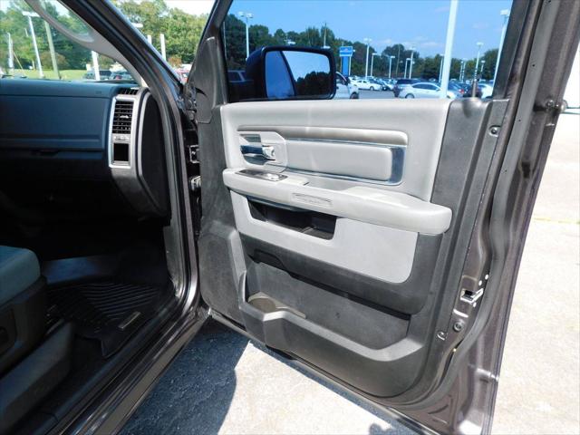 2019 Ram 1500 Classic SLT Crew Cab 4x2 6'4" Box