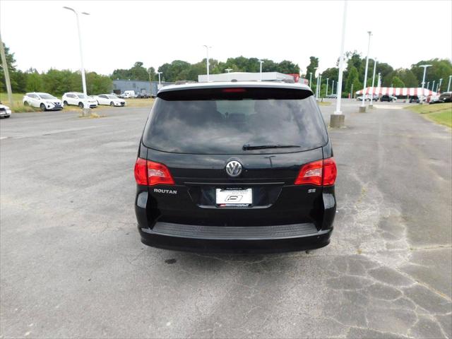 2012 Volkswagen Routan SE