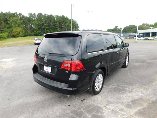 2012 Volkswagen Routan SE
