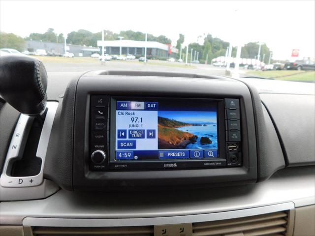 2012 Volkswagen Routan SE
