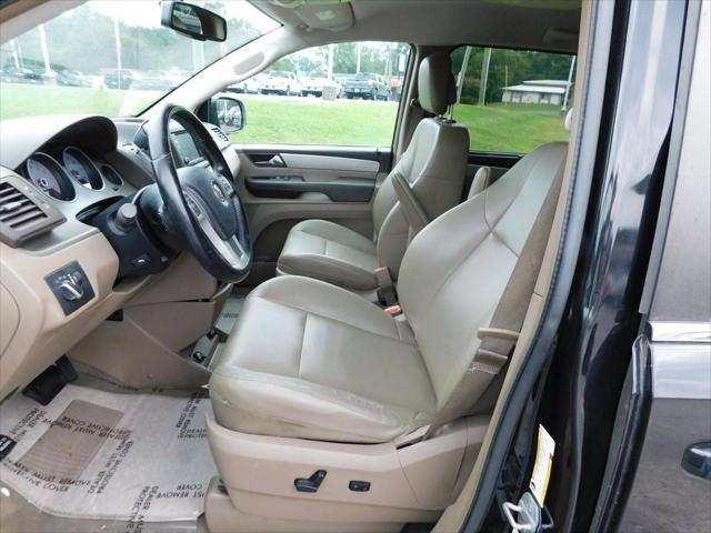 2012 Volkswagen Routan SE