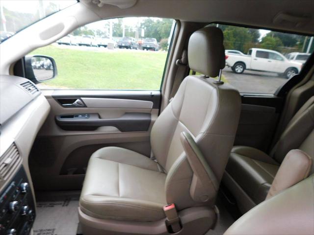 2012 Volkswagen Routan SE