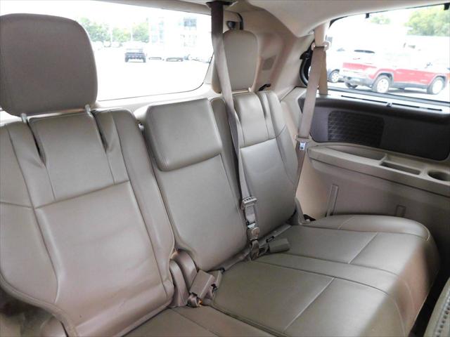 2012 Volkswagen Routan SE