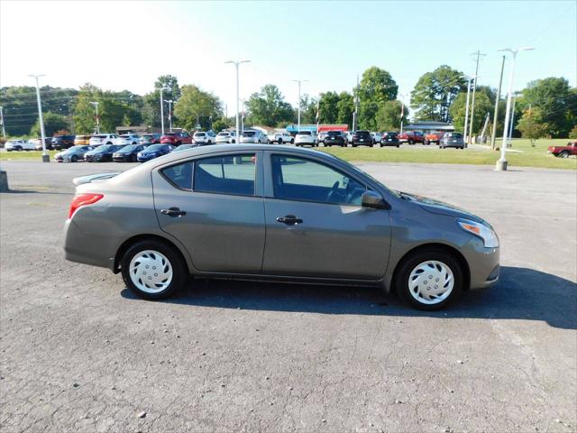 2017 Nissan Versa 1.6 S+