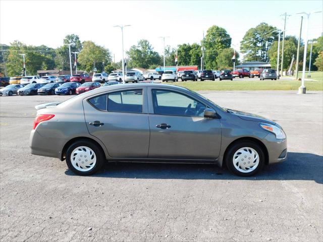 2017 Nissan Versa 1.6 S+