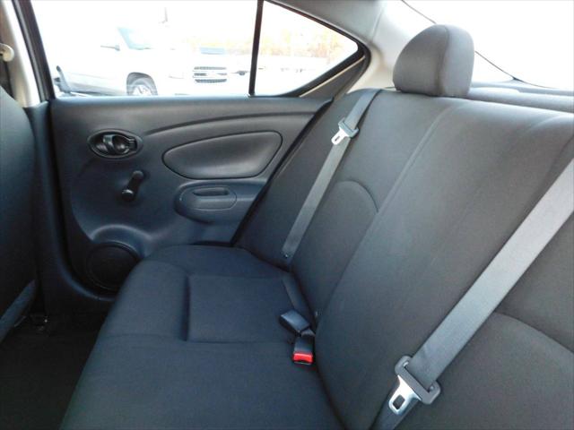 2017 Nissan Versa 1.6 S+
