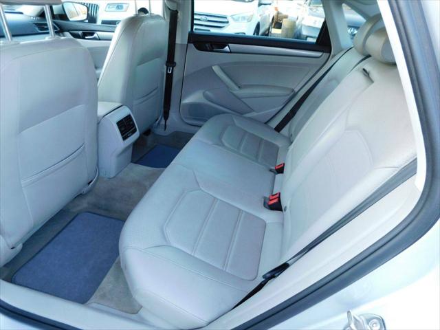 2015 Volkswagen Passat 1.8T SE