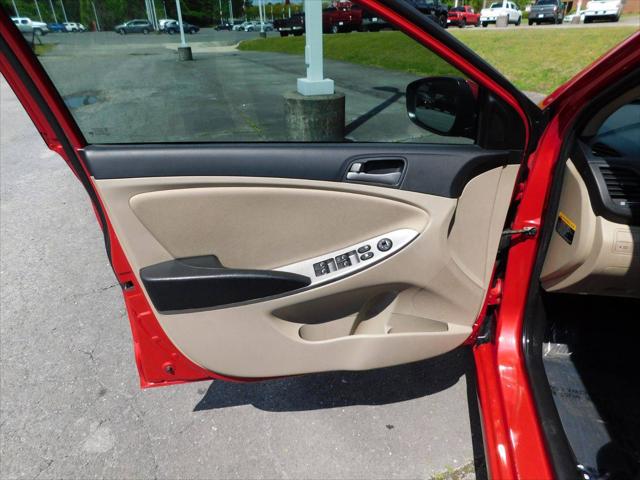 2016 Hyundai Accent SE