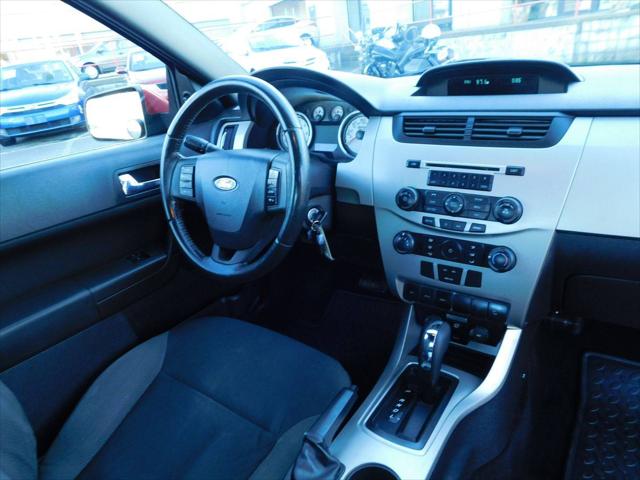 2009 Ford Focus SES
