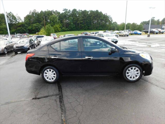 2012 Nissan Versa 1.6 SV