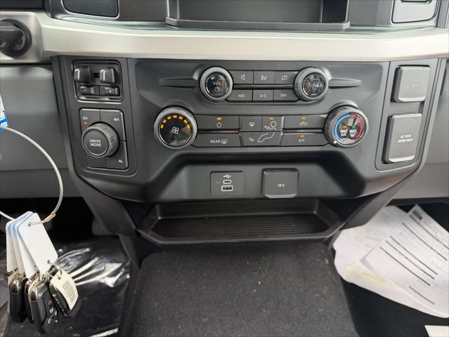 2024 Ford 600 XLT