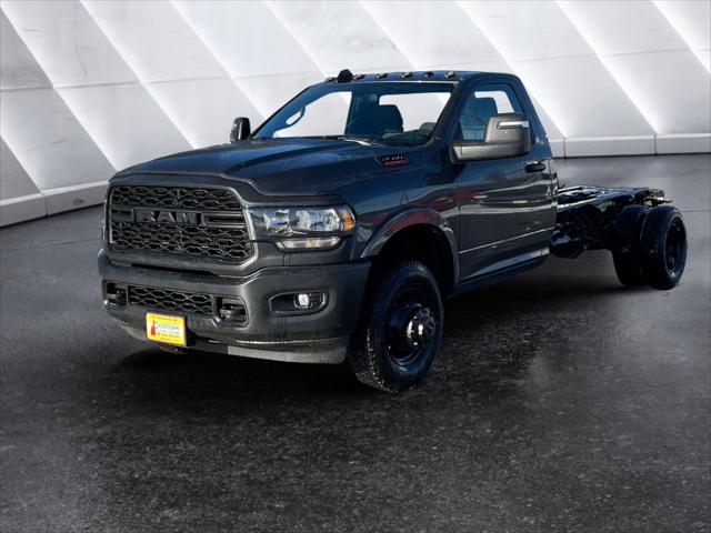 2024 RAM Ram 3500 Chassis Cab RAM 3500 TRADESMAN CHASSIS REGULAR CAB 4X4 84 CA 2024 RAM Ram 3500 Chassis Cab RAM 3500 TRADESMAN CHASSIS REGULAR CAB 4X4 84 CA