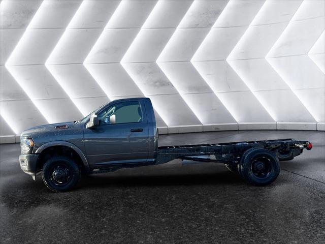 2024 RAM Ram 3500 Chassis Cab RAM 3500 TRADESMAN CHASSIS REGULAR CAB 4X4 84 CA 2024 RAM Ram 3500 Chassis Cab RAM 3500 TRADESMAN CHASSIS REGULAR CAB 4X4 84 CA