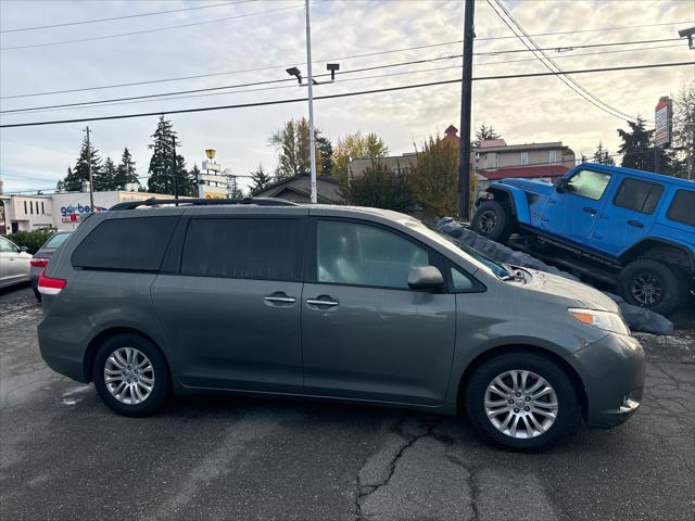 2011 Toyota Sienna XLE V6