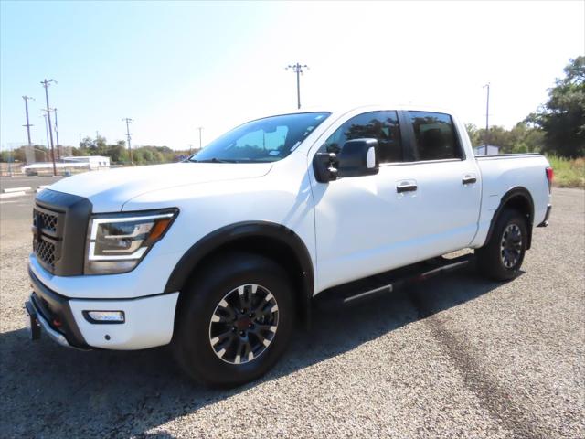 2024 Nissan TITAN Crew Cab PRO-4X 4x4