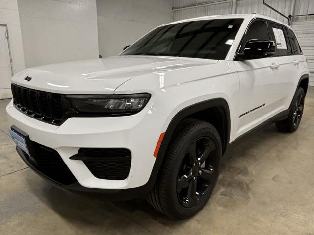 2023 Jeep Grand Cherokee Altitude 4x2