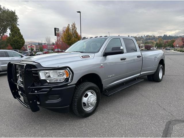 2022 RAM 3500 Tradesman Crew Cab 4x4 8 Box