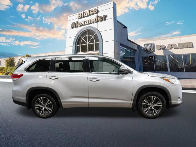 2018 Toyota Highlander SE 2018 Toyota Highlander SE