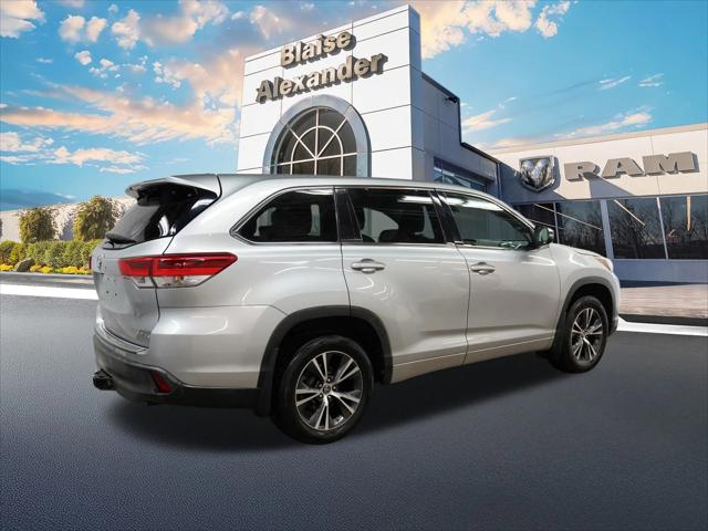 2018 Toyota Highlander SE 2018 Toyota Highlander SE