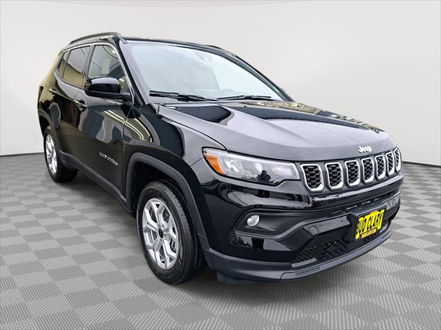 2025 Jeep Compass COMPASS LATITUDE 4X4