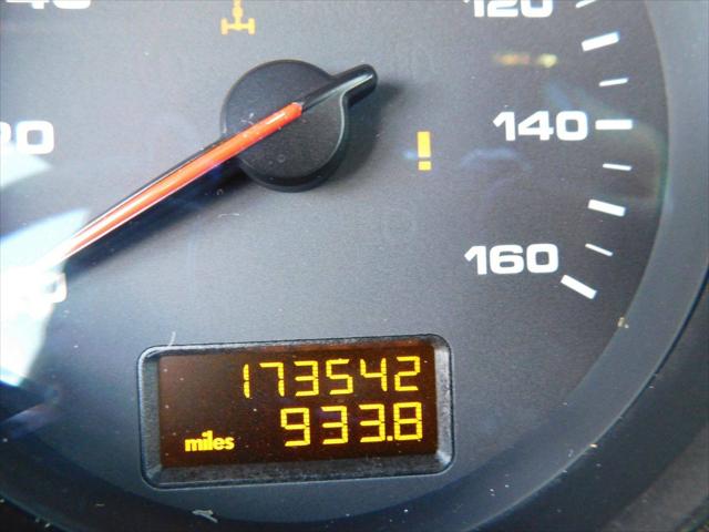 2005 Porsche Cayenne Standard