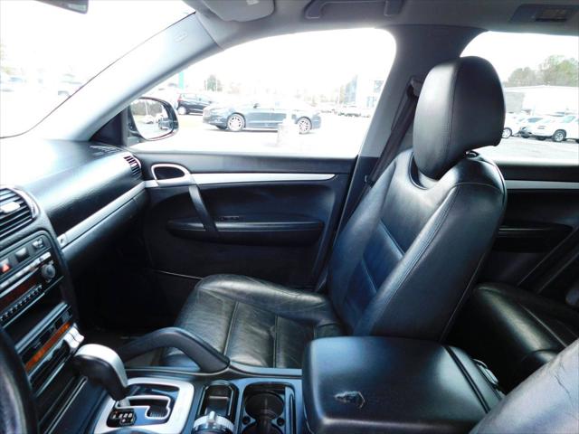 2005 Porsche Cayenne Standard