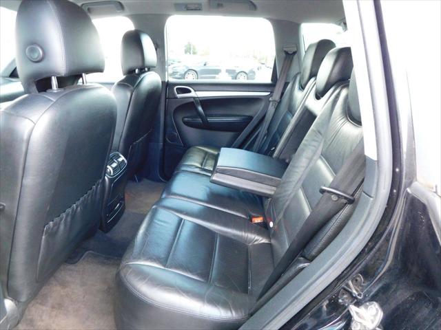 2005 Porsche Cayenne Standard
