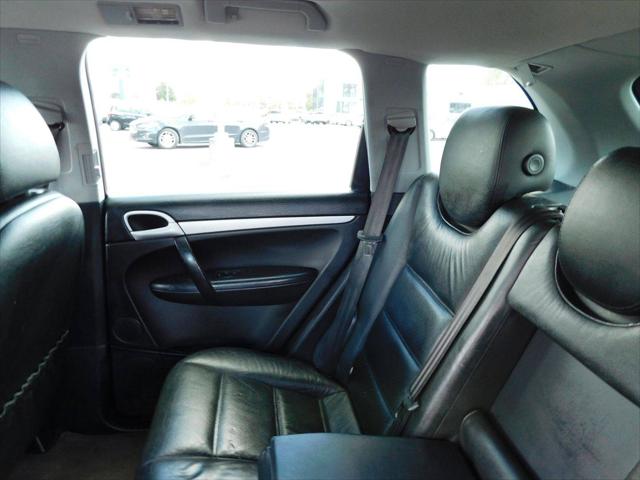 2005 Porsche Cayenne Standard