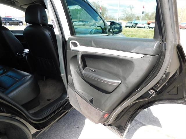 2005 Porsche Cayenne Standard