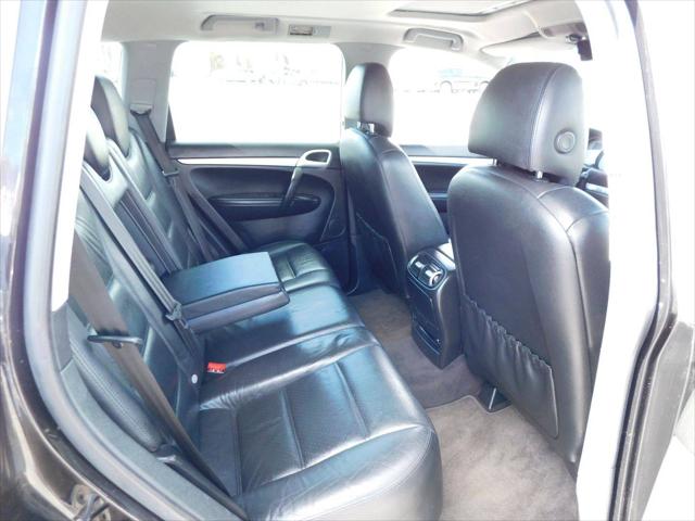 2005 Porsche Cayenne Standard