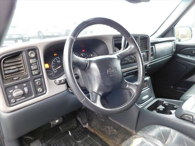 2002 Chevrolet Avalanche Base
