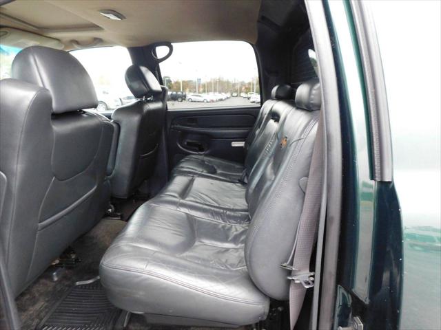 2002 Chevrolet Avalanche Base