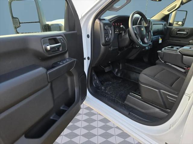 2025 Chevrolet Silverado 2500HD 4WD Crew Cab Long Bed Work Truck