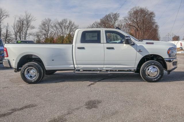 2024 RAM Ram 3500 RAM 3500 TRADESMAN CREW CAB 4X4 8 BOX