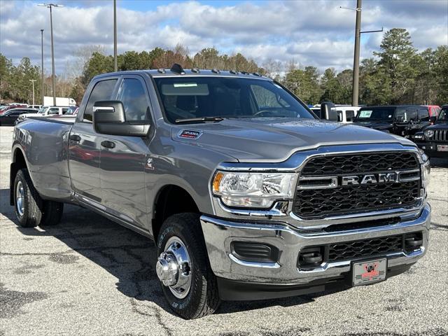 2024 RAM Ram 3500 RAM 3500 TRADESMAN CREW CAB 4X4 8 BOX