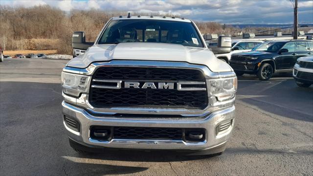 2024 RAM Ram 3500 RAM 3500 TRADESMAN CREW CAB 4X4 8 BOX