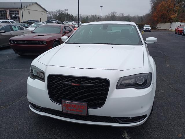 2022 Chrysler 300 S 2022 Chrysler 300 S