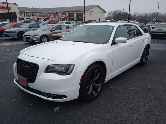 2022 Chrysler 300 S 2022 Chrysler 300 S