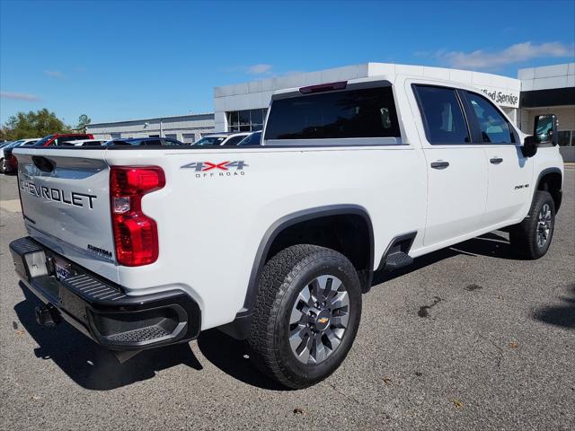 2024 Chevrolet Silverado 2500HD 4WD Crew Cab Standard Bed Custom