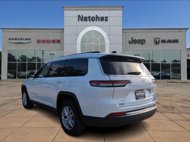 2023 Jeep Grand Cherokee L Laredo 4x4