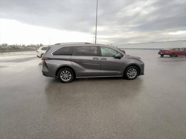 2021 Toyota Sienna LE