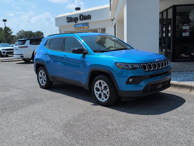 2025 Jeep Compass COMPASS LATITUDE 4X4