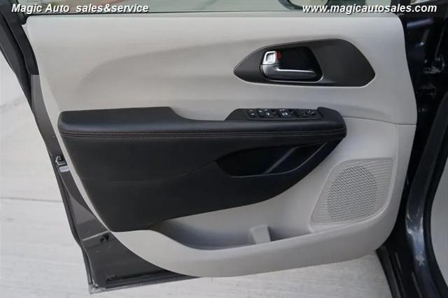 2020 Chrysler Pacifica Touring